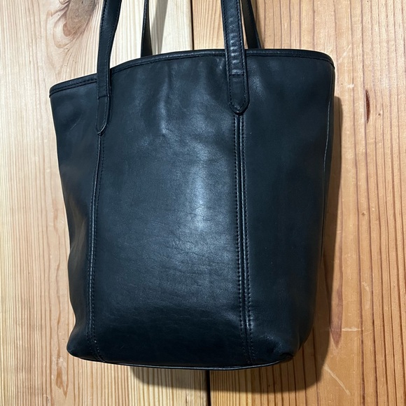 Coach | Legacy Lunch Bucket Bag Glovetanned Leather 9077 in Black - Picture 10 of 15